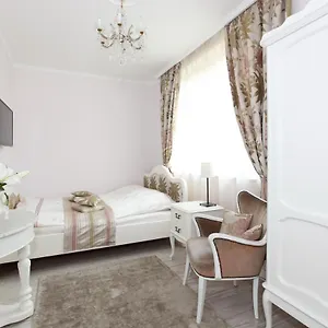 https://romantic-apartment.gdanskhotel.org